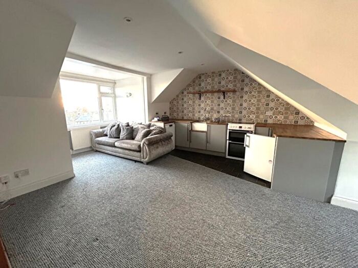 2 Bedroom Maisonette To Rent In Station Road Westcliff-on-Sea, SS0