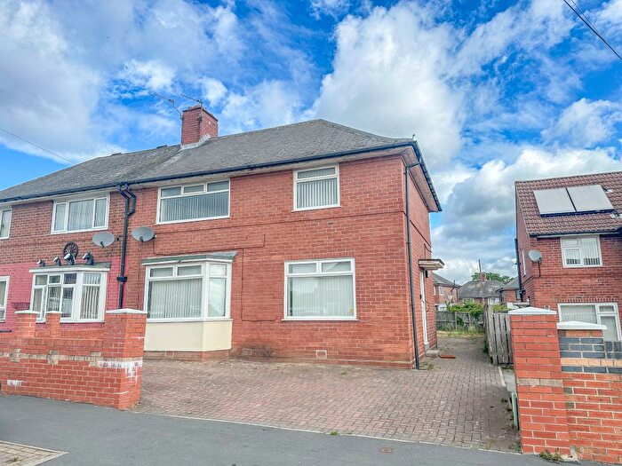 4 Bedroom Semi-Detached House To Rent In Windmill Road, Leeds, LS10