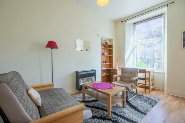 1 Bedroom Flat To Rent In Blackfriars Street, Edinburgh, EH1