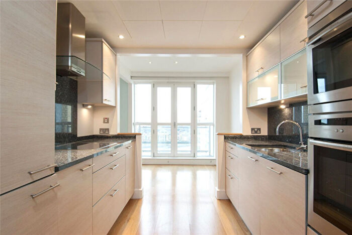 3 Bedroom Apartment To Rent In Westferry Circus, London, E14