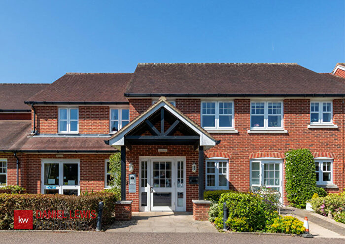 1 Bedroom Apartment For Sale In Stewart Court, Epping, CM16