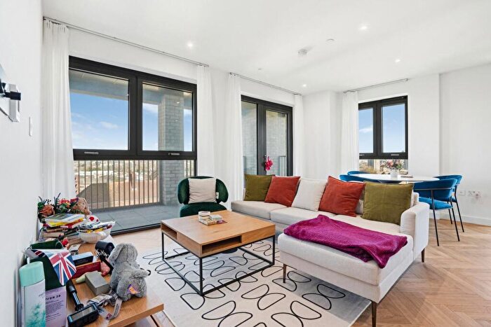 2 Bedroom Apartment To Rent In Emperor Point, Woodberry Down, London, N4