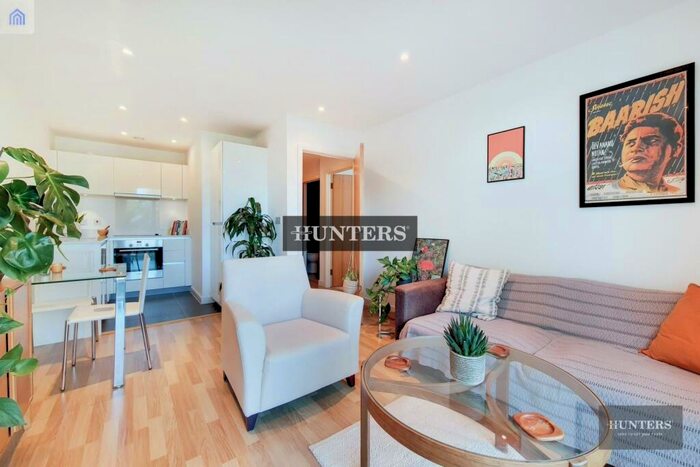 1 Bedroom Flat To Rent In Riverside Apartments, Goodchild Road, London, N4