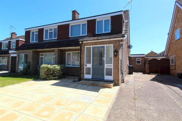 6 Bedroom Semi-Detached House To Rent In Nobles Way, Egham, TW20