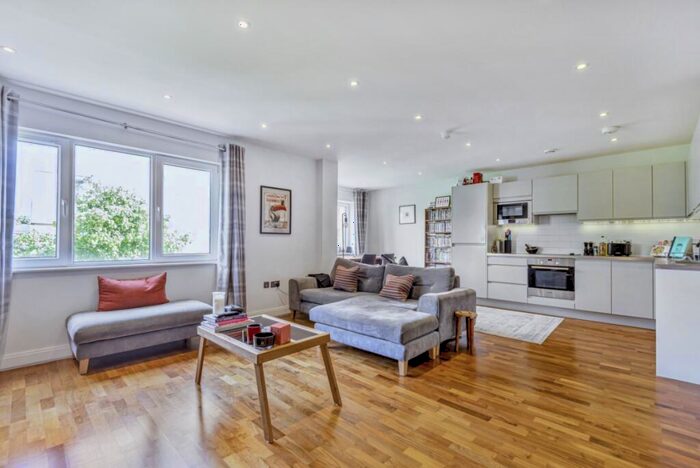 2 Bedroom Flat To Rent In Holman Road, Battersea, SW11