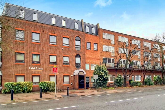 1 Bedroom Apartment To Rent In Coombe Road, New Malden, KT3