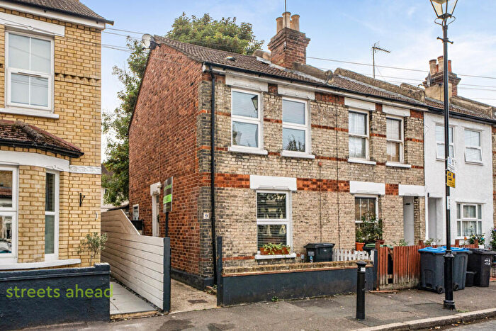 2 Bedroom End Of Terrace House For Sale In Fawcett Road, Croydon, CR0