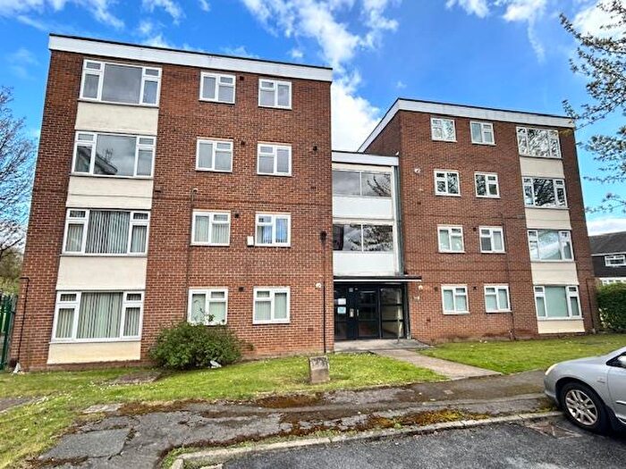 2 Bedroom Apartment For Sale In Hawthorn Grove, Conisbrough, Doncaster, DN12