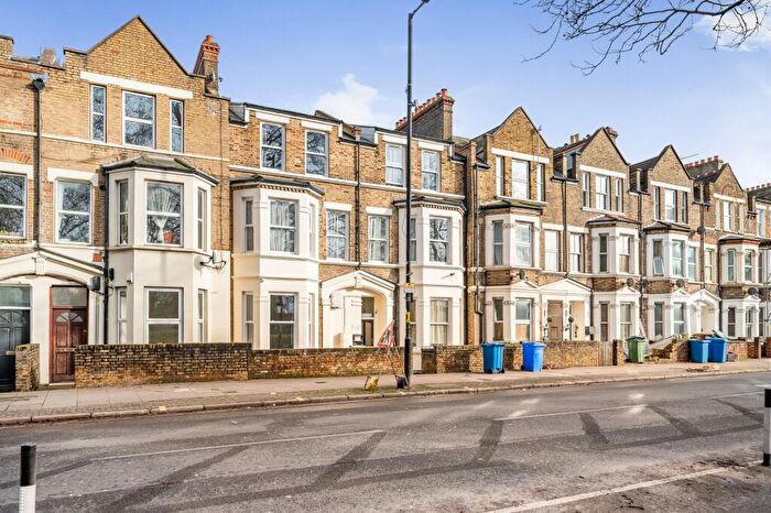 2 Bedroom Flat To Rent In Lower Road, Surrey Quays, SE16