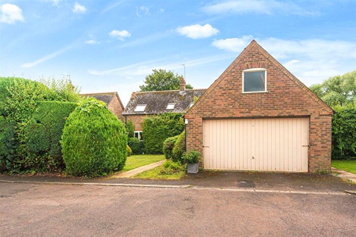 5 Bedroom Detached House For Sale In Brookfields, Pavenham, MK43