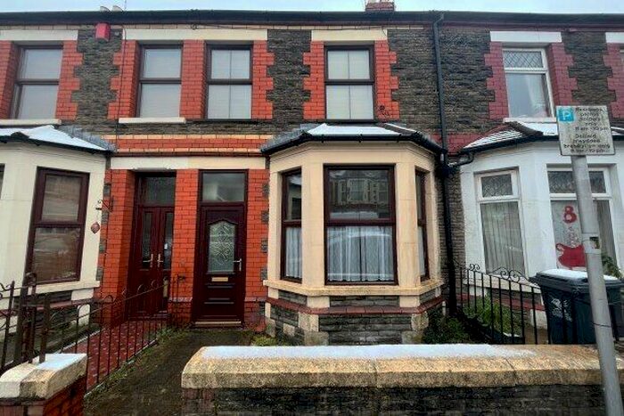 2 Bedroom Property To Rent In Inverness Place, Caerdydd, CF24