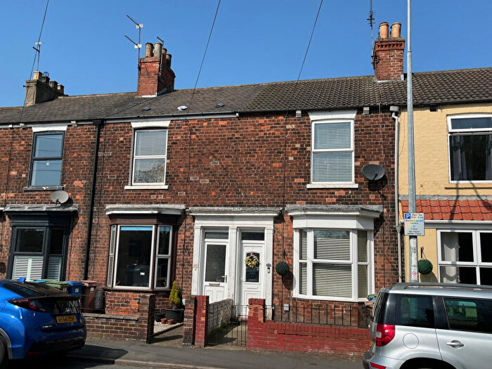 3 Bedroom Terraced House For Sale In Grovehill Road, Beverley, HU17