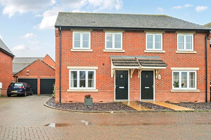 3 Bedroom Semi Detached House For Sale In Ash Way, Didcot, OX11