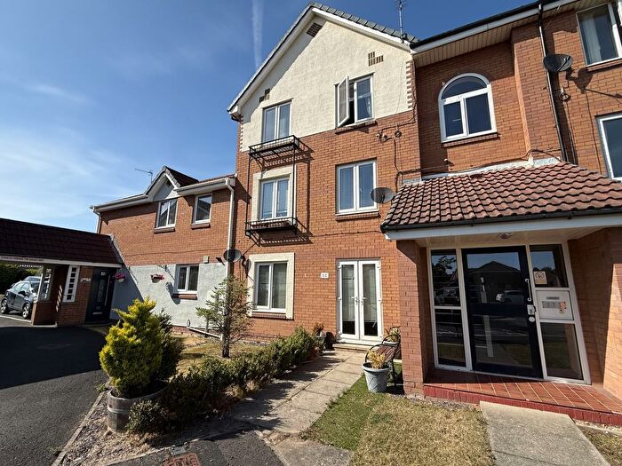 2 Bedroom Flat For Sale In Gatesgarth Close, Bakers Mead, TS24