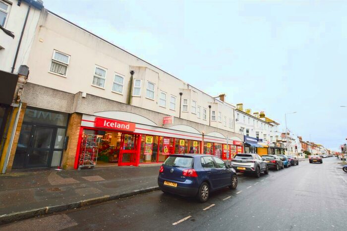 2 Bedroom Flat To Rent In Langney Road, Eastbourne, BN21