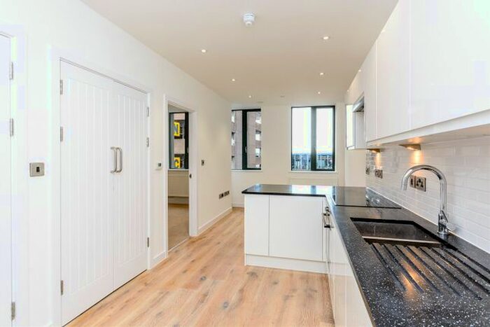 1 Bedroom Flat To Rent In Garrard House, Reading, RG1