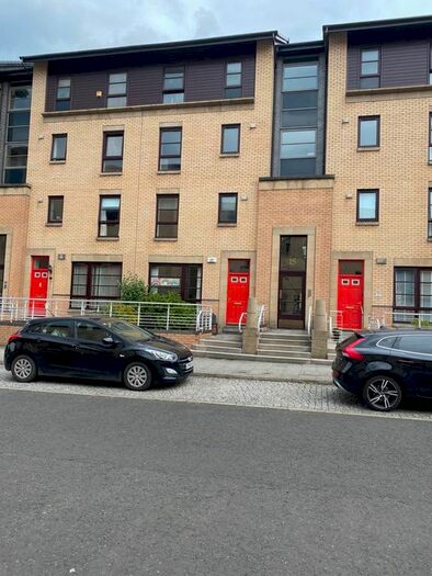 3 Bedroom Town House To Rent In Handel Place, Glasgow, G5