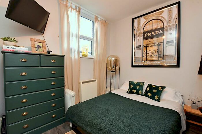 1 Bedroom Flat To Rent In Wallbridge Avenue, Frome, BA11