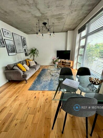 2 Bedroom Flat To Rent In Parkgate, London, N1