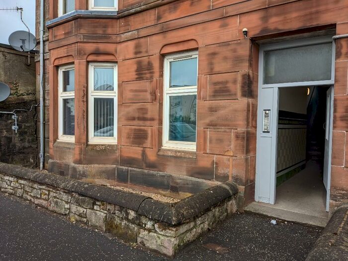 2 Bedroom Ground Flat To Rent In East Princes Street, Helensburgh, G84