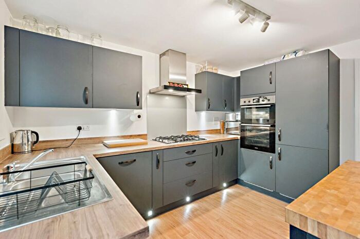 4 Bedroom Detached House For Sale In Livingston Crescent, Winchburgh, EH52