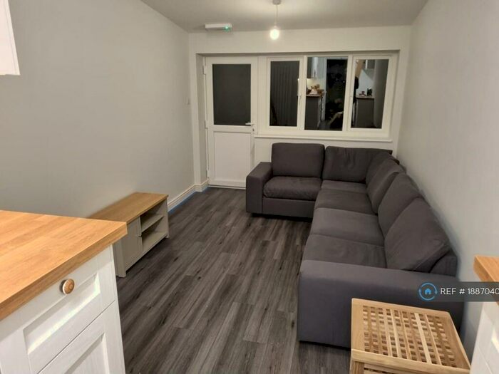 6 Bedroom Terraced House To Rent In Parkstone Avenue, Bristol, BS7