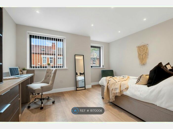 3 Bedroom Flat To Rent In Selly Hill Road, Birmingham, B29