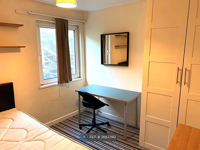 6 Bedroom Terraced House To Rent In King Edwards Road, Swansea, SA1