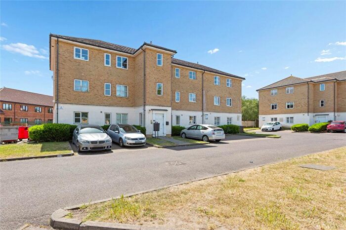 2 Bedroom Maisonette For Sale In Causton Square, Dagenham, RM10