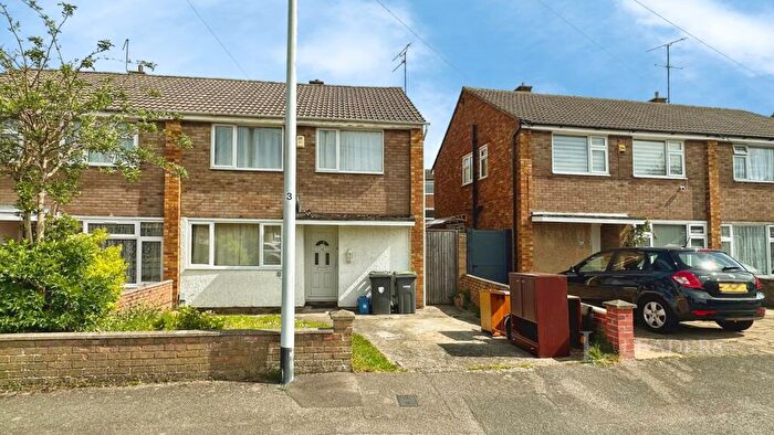 3 Bedroom Semi Detached House To Rent In Percheron Drive, Luton, Bedfordshire, LU4