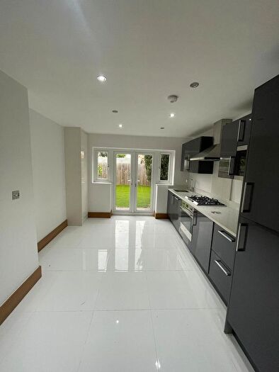 2 Bedroom Flat To Rent In Manor Road, Mitcham, CR4