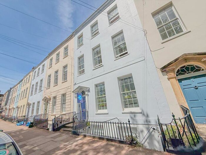 3 Bedroom Apartment To Rent In York Place, Clifton, Bristol, Somerset, BS8