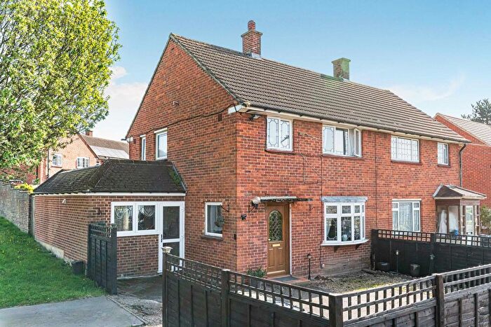 3 Bedroom End Terrace House For Sale In Dunley Drive, New Addington, Croydon, CR0