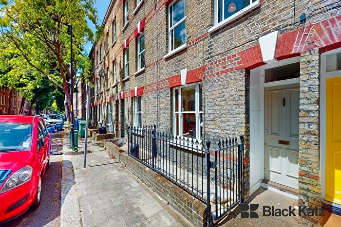 4 Bedroom Terraced House To Rent In Henshaw Street, Elephant And Castle/Borough, SE17