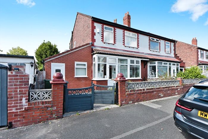 3 Bedroom Semi-detached House For Sale In Luxor Grove, Denton, Manchester, Greater Manchester, M34