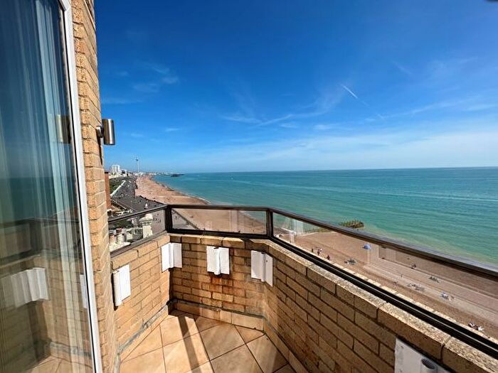 2 Bedroom Flat To Rent In Spa Court, Kings Esplanade, Hove, BN3