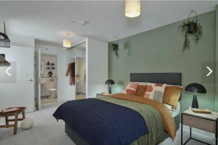 2 Bedroom Flat To Rent In Sweet Street, Leeds, LS11