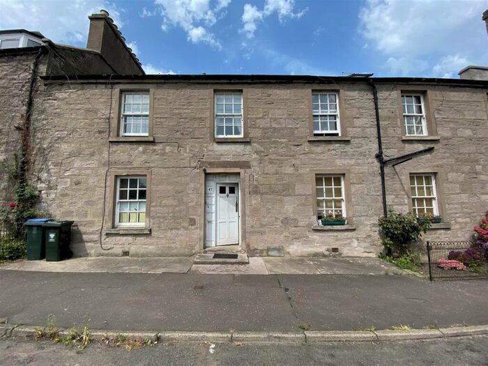 2 Bedroom Maisonette To Rent In King Street, Stanley, PH1