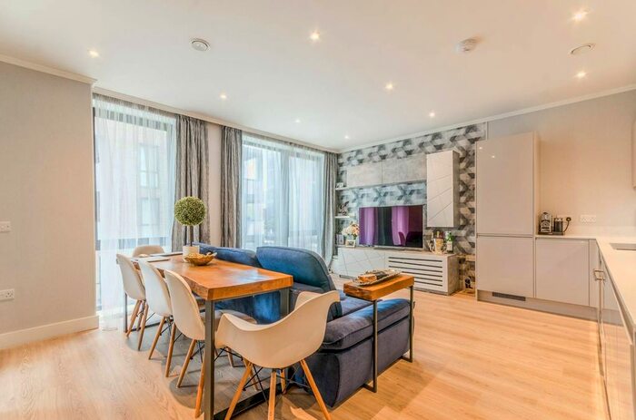 1 Bedroom Flat To Rent In Sailors House, Canary Wharf, London, E14