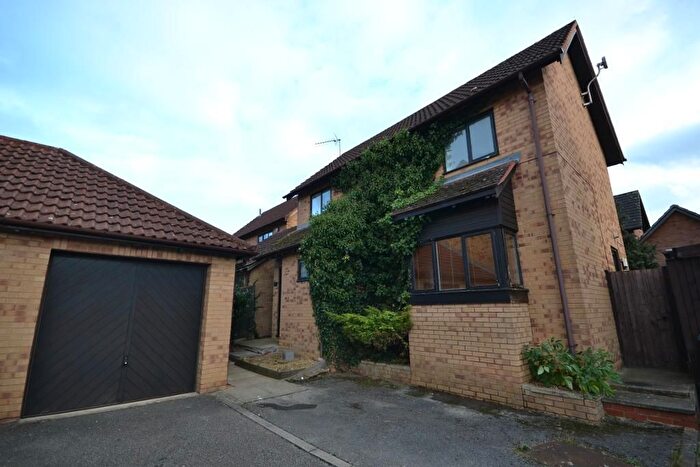 3 Bedroom Detached House To Rent In Gaddesden Crescent, Wavendon Gate, Milton Keynes, MK7