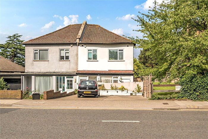 4 Bedroom Semi-Detached House For Sale In Elmers End Road, Beckenham, BR3