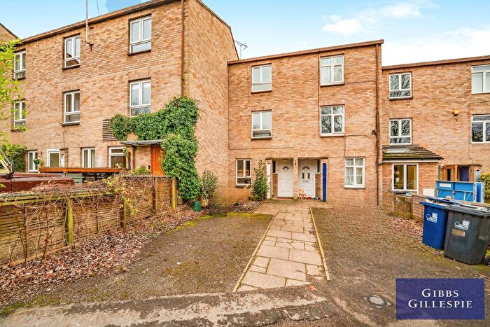 4 Bedroom Terraced House To Rent In Buckingham Close, London, W5