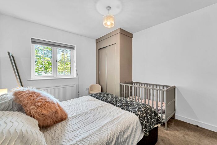 1 Bedroom Flat For Sale In Gatehouse Close, Ashford, TW15