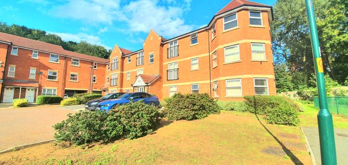 2 Bedroom Flat To Rent In Walton Road, Bushey, WD23