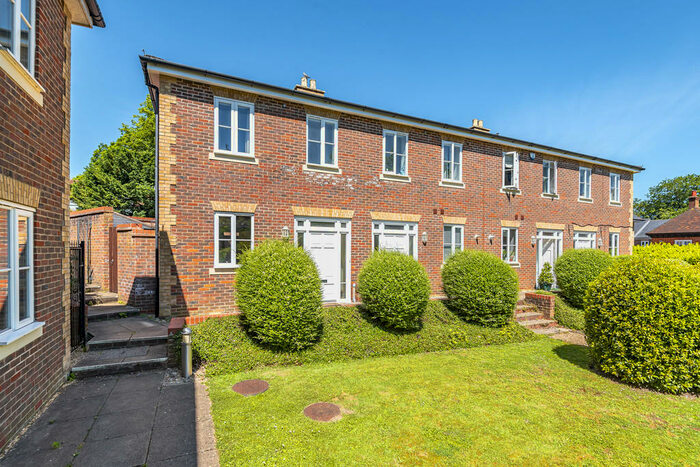 2 Bedroom End Of Terrace House To Rent In Malmesbury Gardens, Winchester, SO22