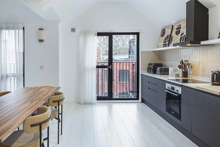 Apartment To Rent In Node Studio, E14 - Photo 10