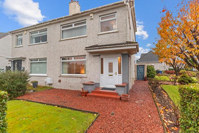 3 Bedroom Semi Detached House For Sale In Braemar Road, Inchinnan, Renfrewshire, PA4