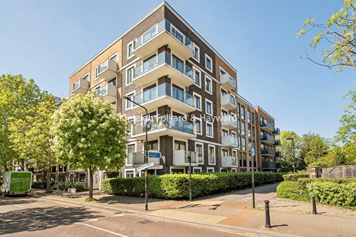 2 Bedroom Property For Sale In Albatross Way, London, SE16