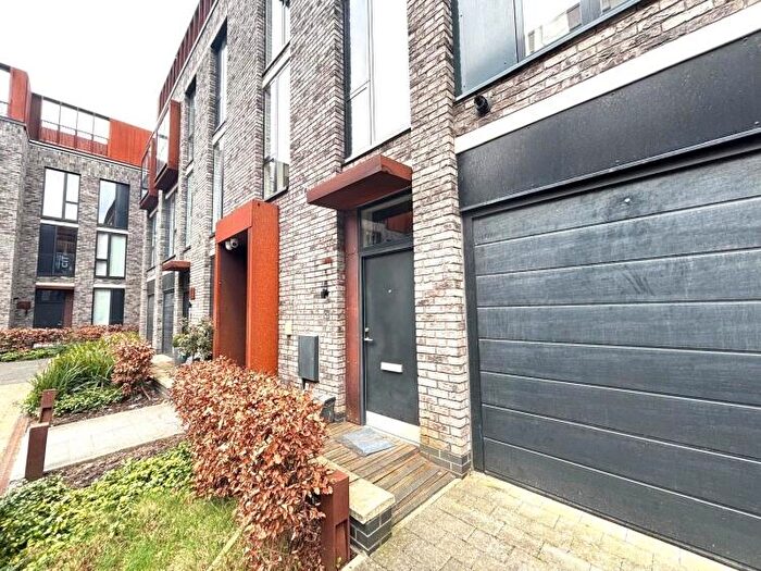 2 Bedroom Town House To Rent In Arundel Street Manchester, M15