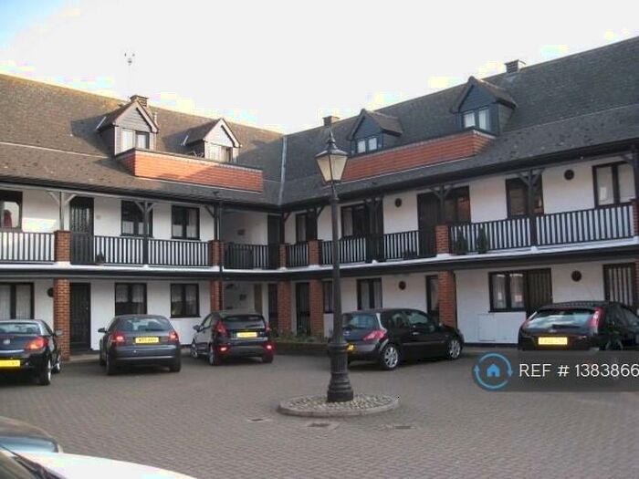 1 Bedroom Flat To Rent In Whitehorse Street, Baldock, SG7